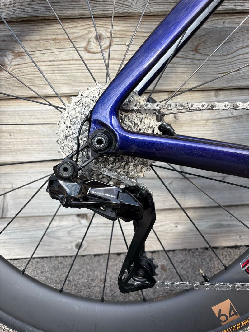 Cervélo S5 Shimano Dura Ace Di2 2024 Road & Gravel usato, Viola — immagine 3 di 8