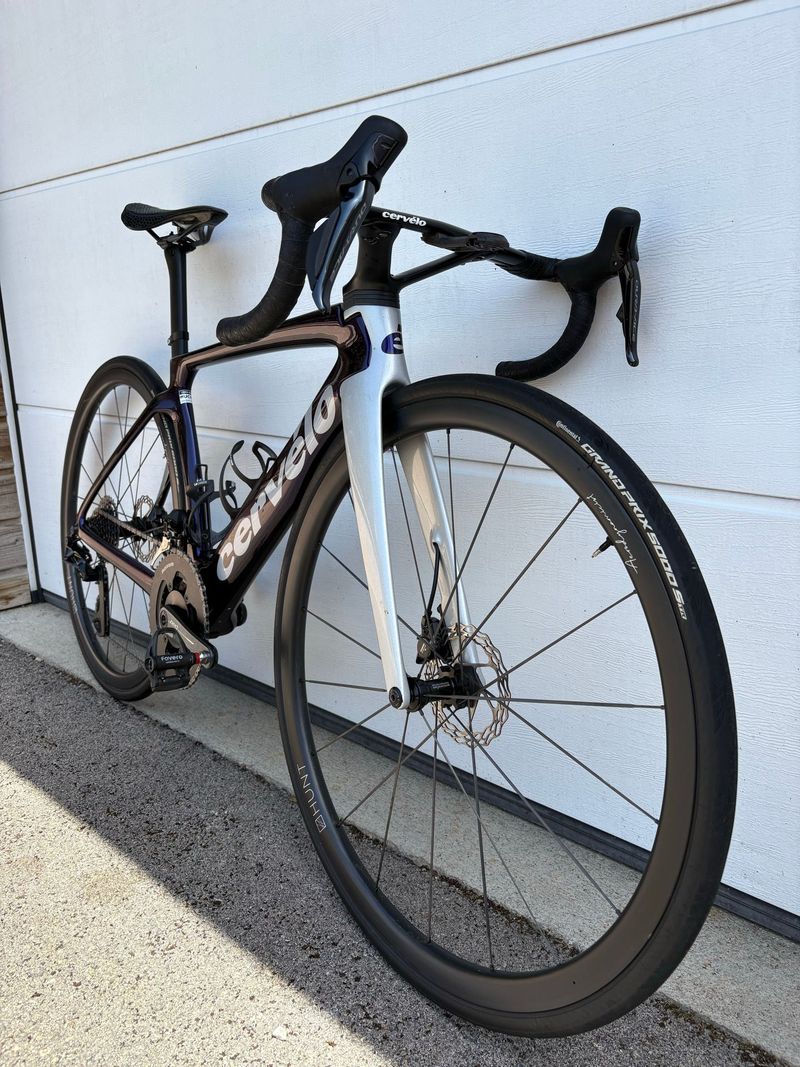 Cervélo S5 Shimano Dura Ace Di2 2024 Road & Gravel usato, Viola — immagine 5 di 8