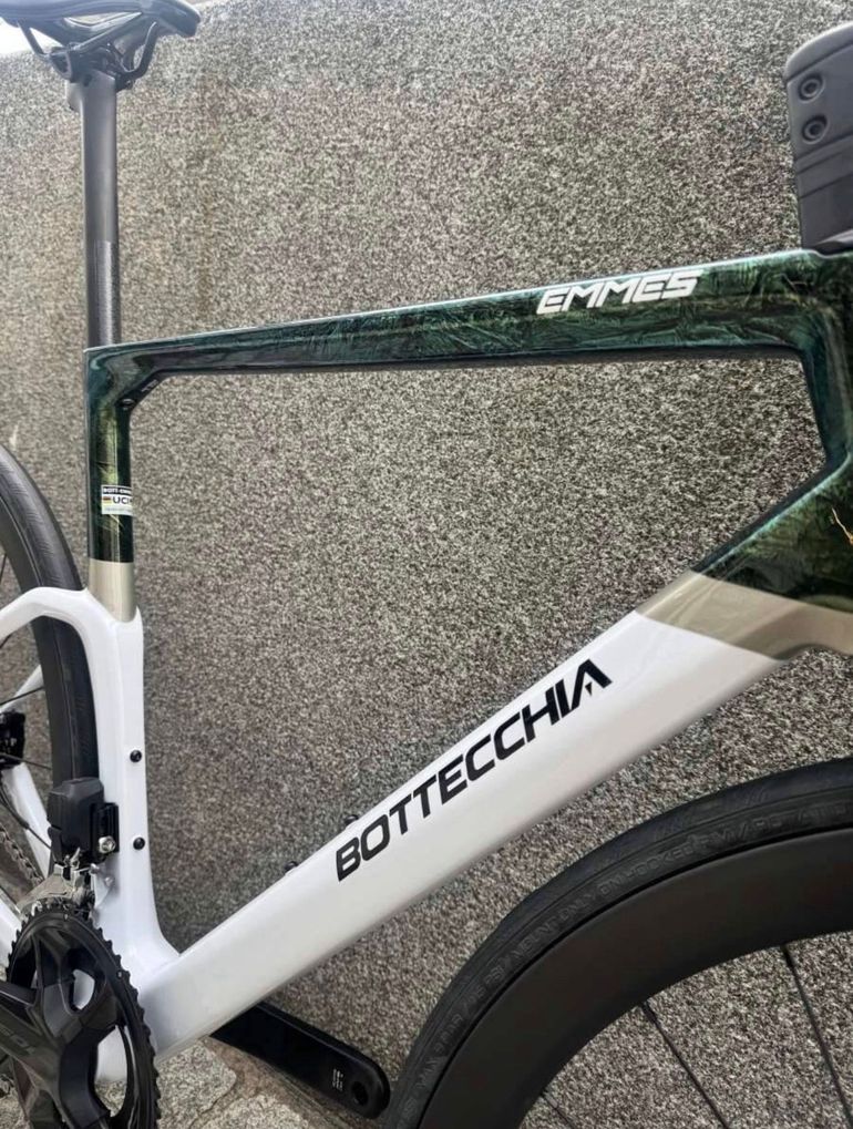 Used Bottecchia Emme Shimano 105 Di2 2026 Road & Gravel, White — image 6 of 7