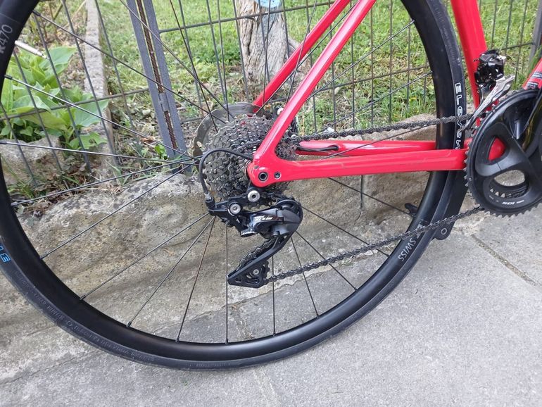 Used Specialized Tarmac SL6 Sport 2022 2022 Road & Gravel — image 3 of 8