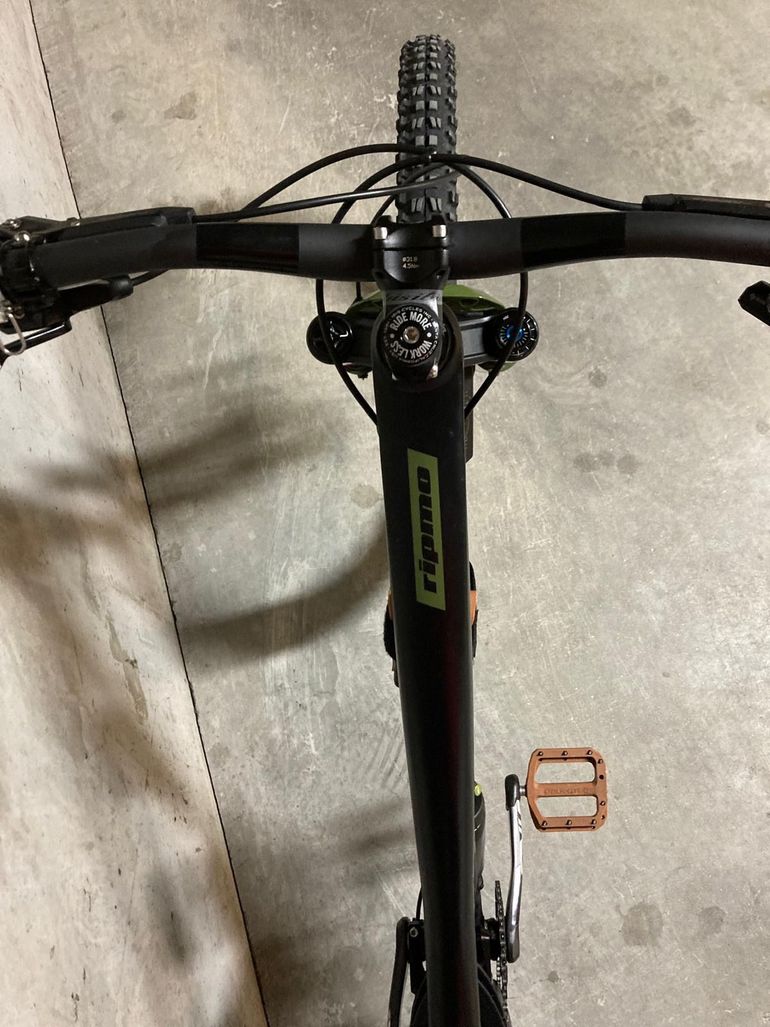 Used Ibis Cycles Ibis Cycles Custom SRAM X01 Eagle AXS 2019 Mountainbike, Negro — image 10 of 14
