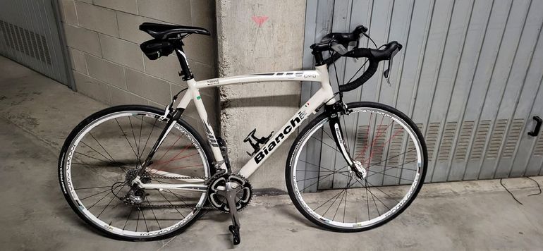 Used Bianchi Via Shimano 105 2007 Road & Gravel, Weiß — image 2 of 5