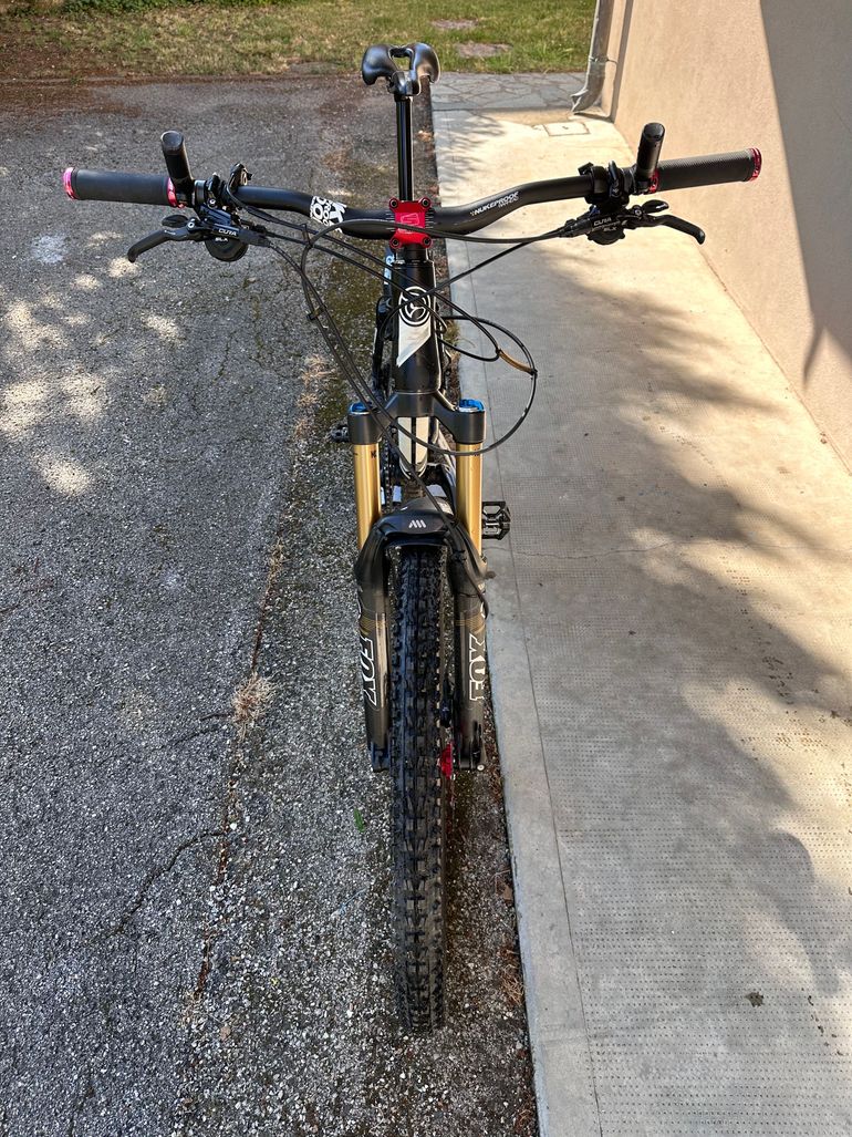 Used Ghost ASX PLUS 5700 2012 Mountainbike, Black — image 8 of 20