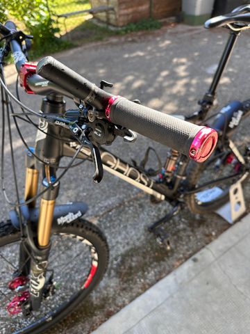 Used Ghost ASX PLUS 5700 2012 Mountainbike, Black — image 3 of 20