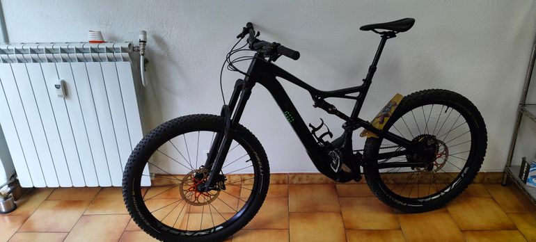 Used Specialized Turbo Levo FSR 6Fattie 2017 2017 Mountainbike, Negro — image 2 of 8