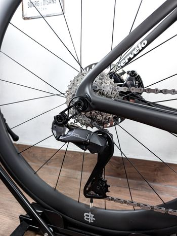 Used Cervélo Caledonia-5 Ultegra Di2 2023 2023 Road & Gravel, Black — image 11 of 25