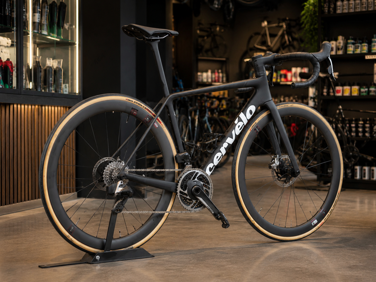 Used Cervélo R5 SRAM Red eTap AXS 2025 Road & Gravel — image 3 of 3