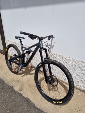 Tweedehands Specialized Enduro Comp 29/6Fattie 2017 2017 Mountainbike — afbeelding 1 van 9