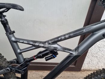 Used Specialized Enduro Comp 29/6Fattie 2017 2017 Mountainbike, Light Gray, 29 — image 7 of 9