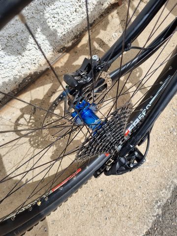 Tweedehands Specialized Enduro Comp 29/6Fattie 2017 2017 Mountainbike — afbeelding 4 van 9