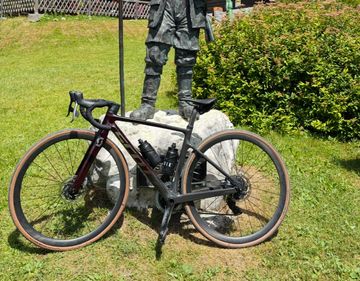 Used Scott Addict 10 2024 2024 Road & Gravel, Red — image 2 of 5