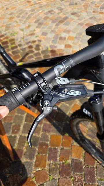 Used Canyon Strive CF 7 2021 2021 Mountainbike, Black, 29 — image 8 of 18