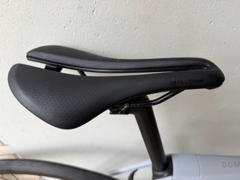Used Trek Domane SL 6 Gen 4 2025 2025 Road & Gravel — image 10 of 13