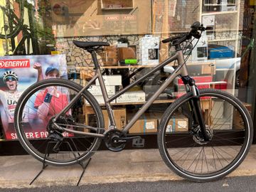 Used Merida Custom Shimano CUES 2024 Urban & Touring