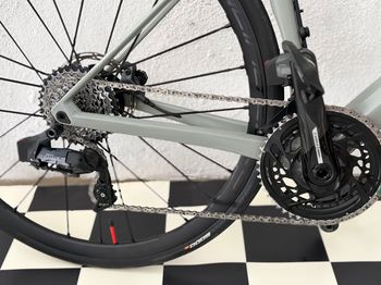 Used BMC Roadmachine 01 ONE 2020 2020 Road & Gravel, Hellgrau — image 11 of 21