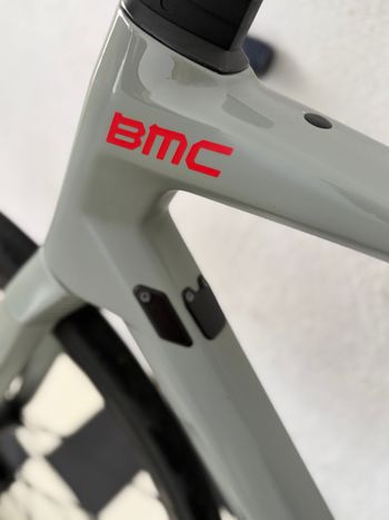 Used BMC Roadmachine 01 ONE 2020 2020 Road & Gravel, Hellgrau — image 9 of 21
