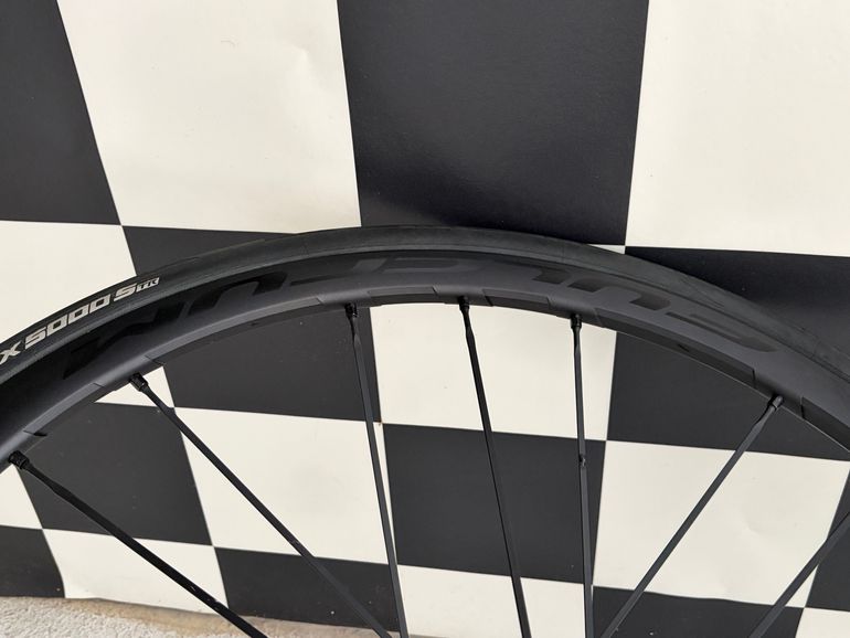 Used BMC Roadmachine 01 ONE 2020 2020 Road & Gravel, Hellgrau — image 20 of 21