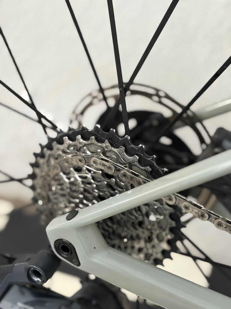 Used BMC Roadmachine 01 ONE 2020 2020 Road & Gravel, Hellgrau — image 12 of 21