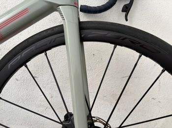 Used BMC Roadmachine 01 ONE 2020 2020 Road & Gravel, Hellgrau — image 21 of 21