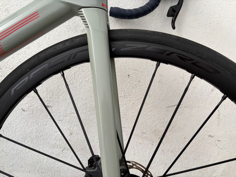 Used BMC Roadmachine 01 ONE 2020 2020 Road & Gravel, Hellgrau — image 21 of 21