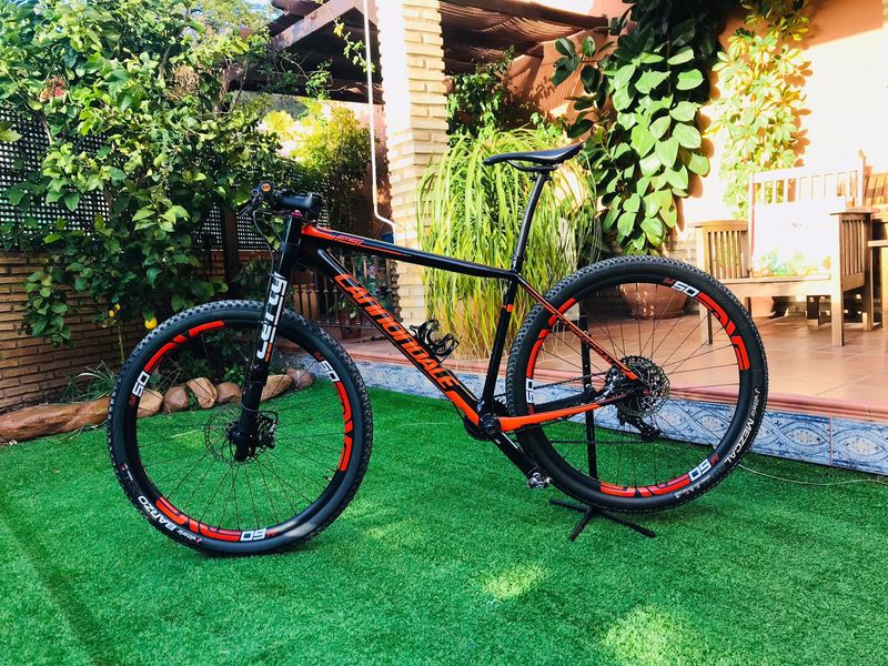 Gebrauchtes Cannondale F-Si Carbon 2 2017 2017 Mountainbike, Schwarz — Bild 1 von 6