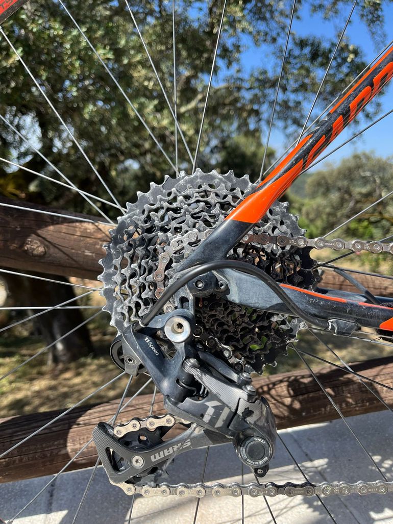 Used Cannondale F-Si Carbon 2 2017 2017 Mountainbike, Black — image 4 of 6