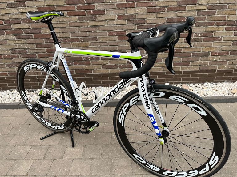 Used Cannondale SuperSix EVO Shimano 105 2015 Road & Gravel, White — image 2 of 19