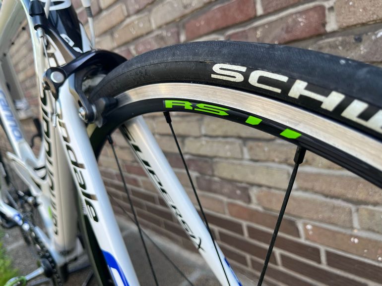 Used Cannondale SuperSix EVO Shimano 105 2015 Road & Gravel, White — image 6 of 18