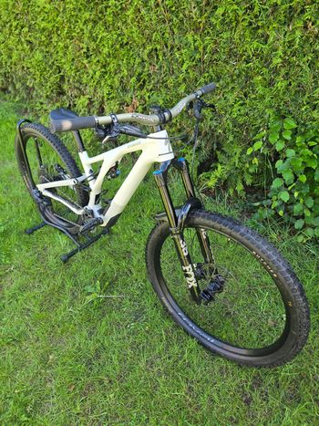 Used Specialized Stumpjumper EVO Expert - SRAM GX Eagle AXS, FOX Performance Elite 2023 2023 Mountainbike, White, 29 — image 2 of 3