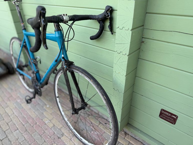 Used Trek 2.3 2010 2010 Road & Gravel, Green — image 4 of 4