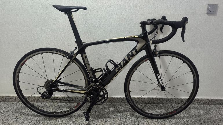 Used Giant Giant TCR Carbono 2015 Road & Gravel — image 1 of 16