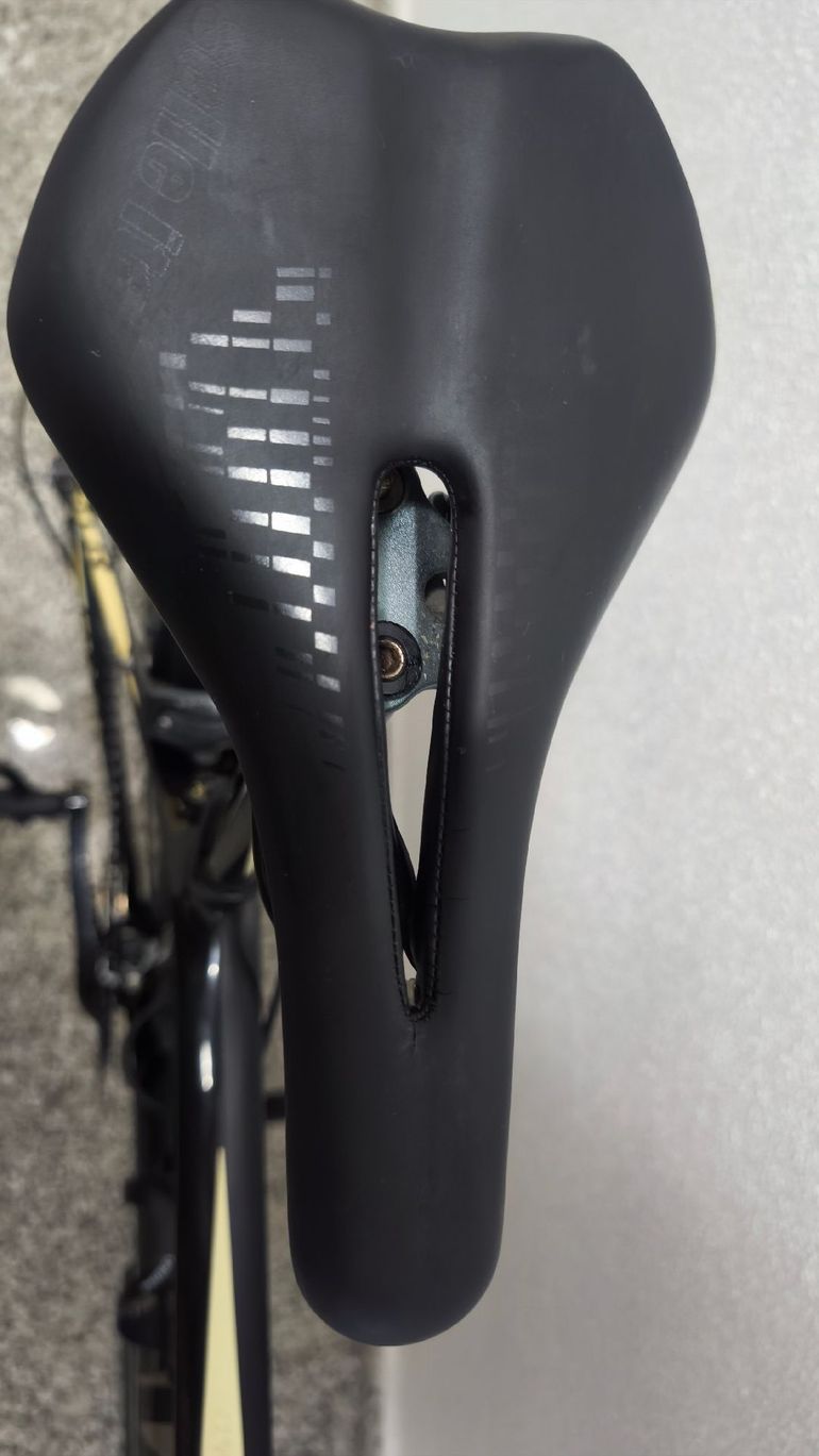 Used Giant Giant TCR Carbono 2015 Road & Gravel — image 8 of 16