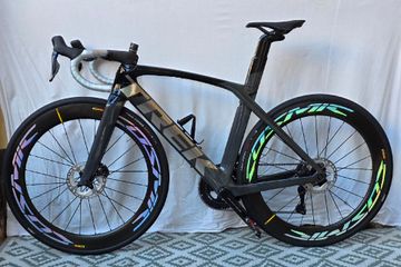 Brugt Trek Madone SLR 9 Custom Shimano Ultegra Di2 2024 Road & Gravel — billede 2 af 13