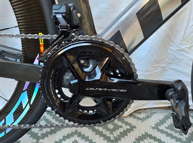 Used Trek Madone SLR 9 Trek Madone SLR 9 Custom Shimano Ultegra Di2 2024 Road & Gravel, Black — image 12 of 13