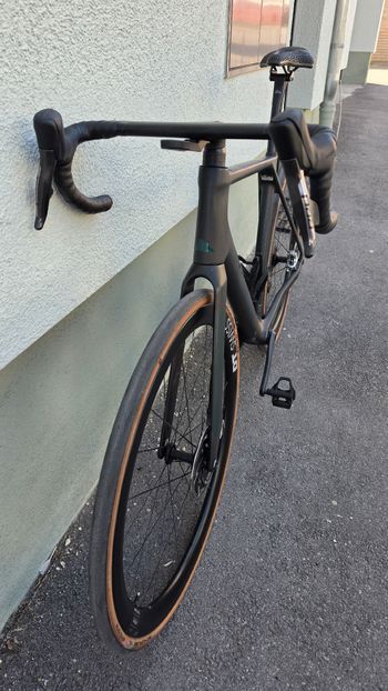 Used Canyon Endurace CFR AXS 2024 2024 Road & Gravel, Nero — image 8 of 11
