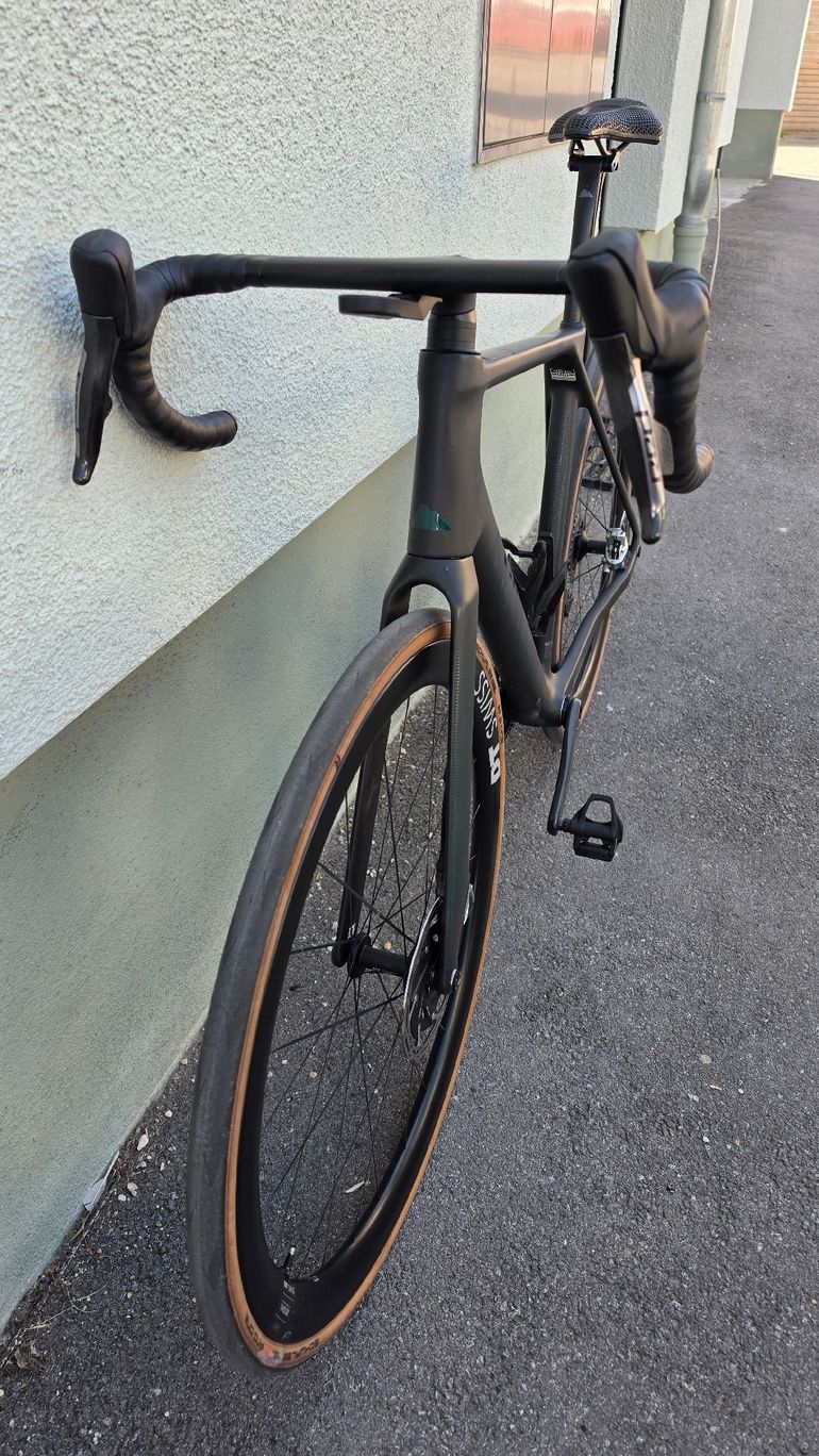 Used Canyon Endurace CFR AXS 2024 2024 Road & Gravel, Nero — image 8 of 11