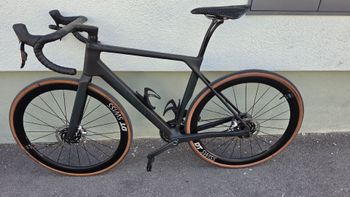 Used Canyon Endurace CFR AXS 2024 2024 Road & Gravel, Nero — image 2 of 11