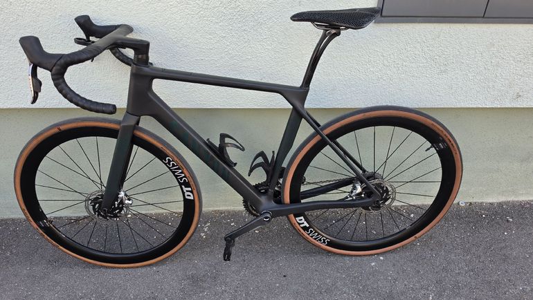 Used Canyon Endurace CFR AXS 2024 2024 Road & Gravel, Nero — image 2 of 11