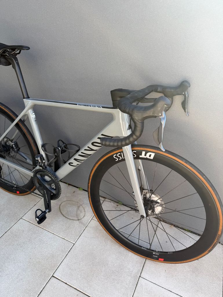 Used Canyon Ultimate CF SL 8 Disc Di2 2021 2021 Road & Gravel, Grigio chiaro — image 2 of 4