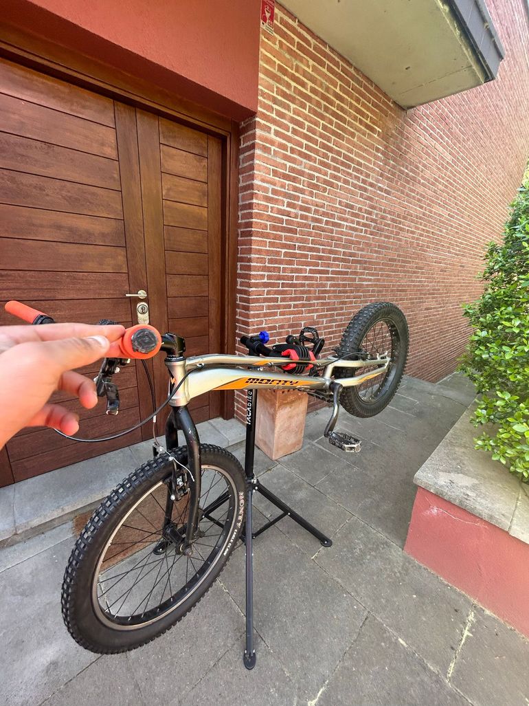 Used Monty Monty Custom Other 2021 Mountainbike, Hellgrau — image 5 of 6