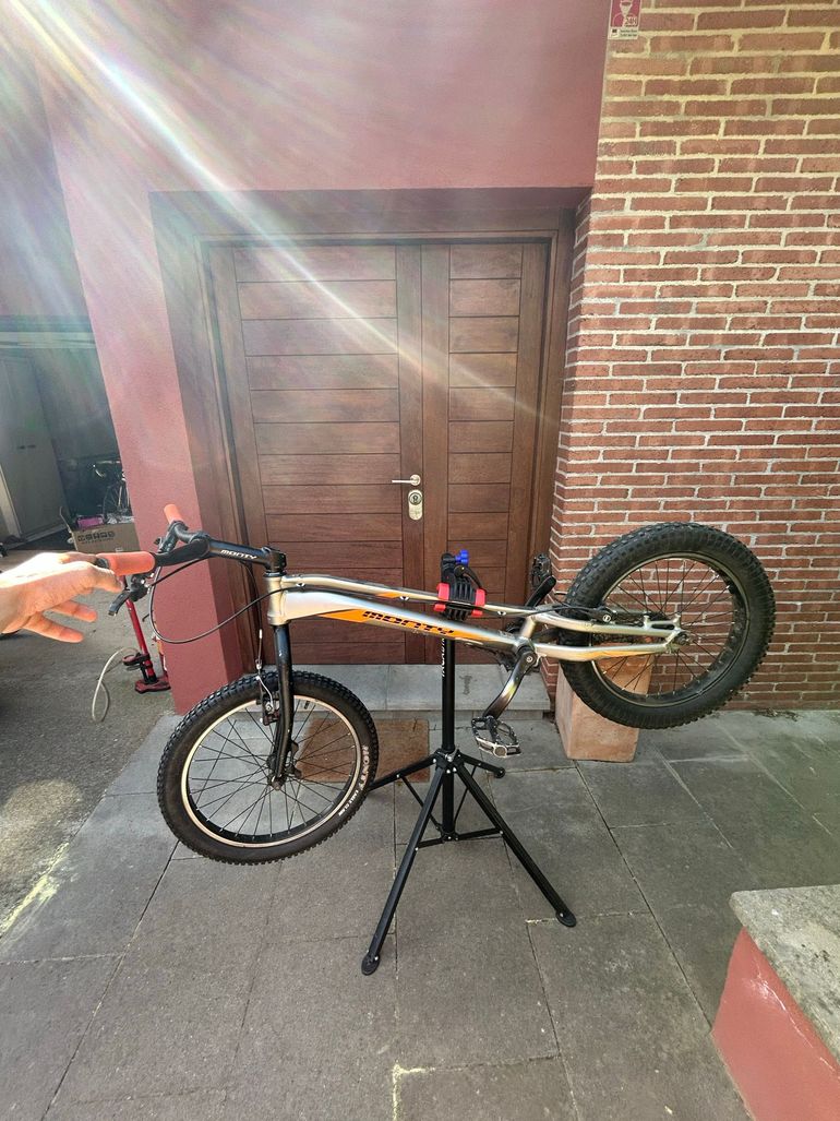 Used Monty Monty Custom Other 2021 Mountainbike, Hellgrau — image 2 of 6