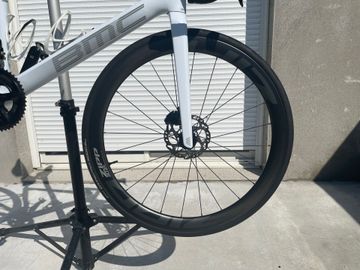 Used BMC Roadmachine FOUR 2024 2024 Road & Gravel, White — image 6 of 7