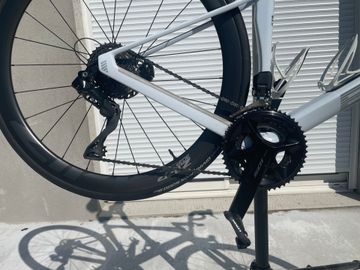 Used BMC Roadmachine FOUR 2024 2024 Road & Gravel, White — image 3 of 7