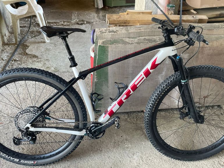 Used Trek Procaliber 9.8 2021 2021 Mountainbike — image 1 of 8