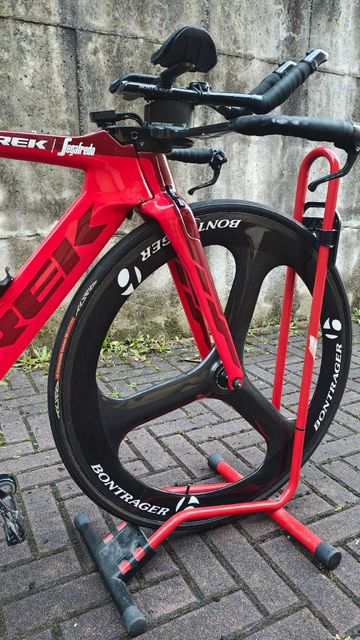 Used Trek Speed Concept 9.9 2017 2017 Road & Gravel, Red — image 5 of 8