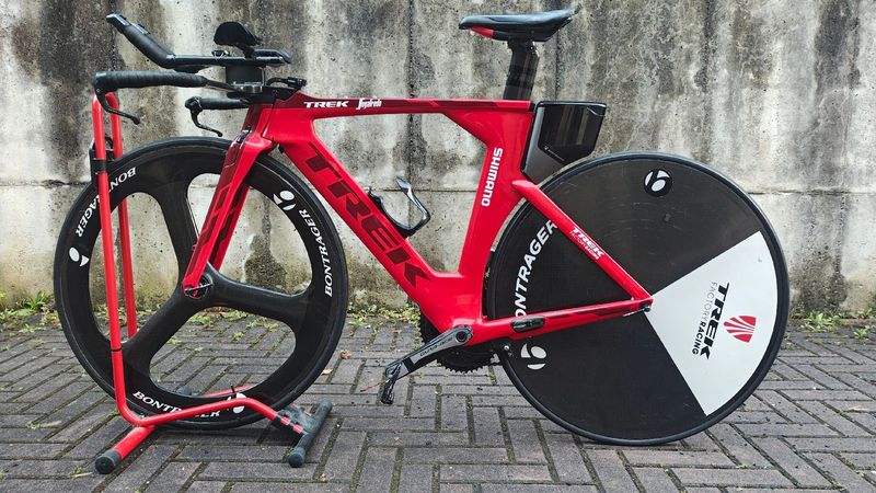Used Trek Speed Concept 9.9 2017 2017 Road & Gravel, Red — image 2 of 8