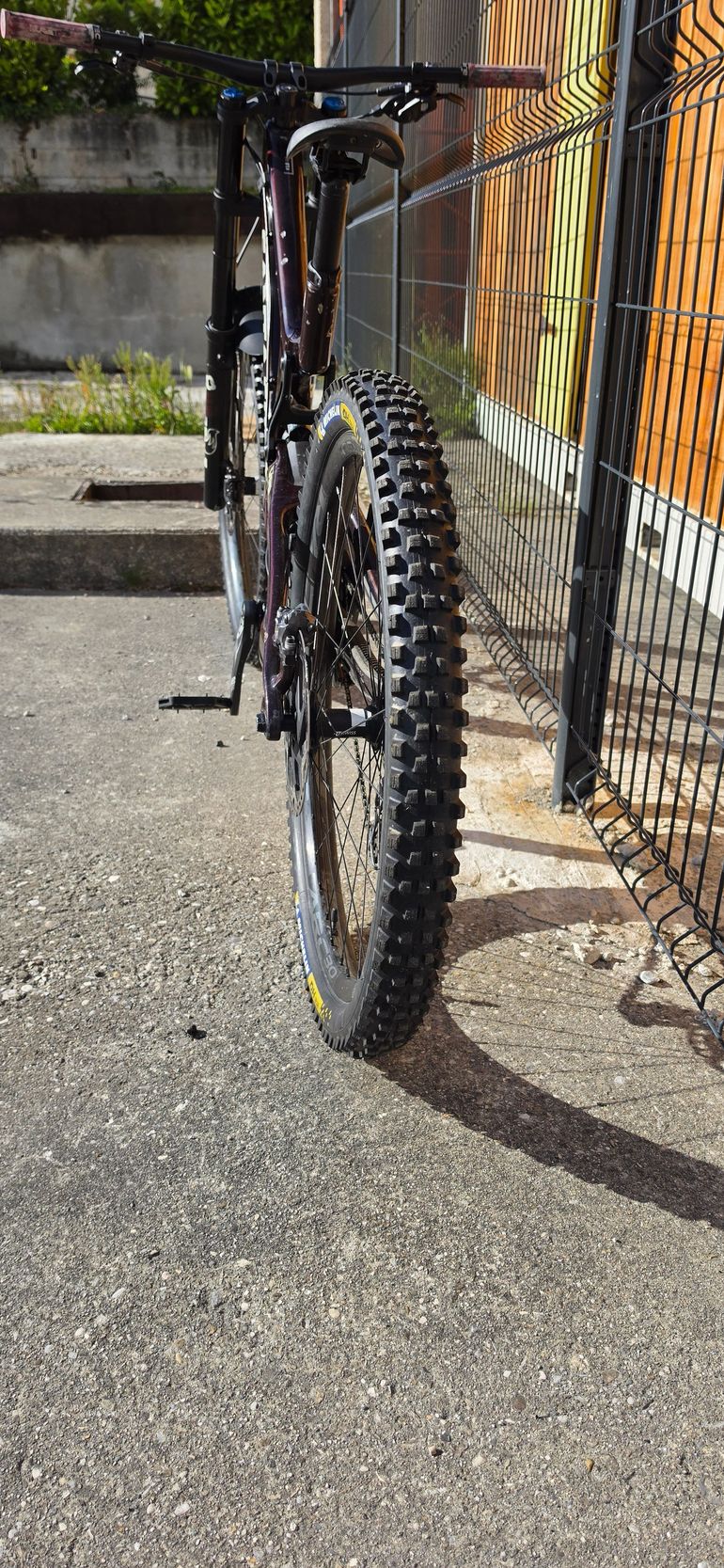 Used Santa Cruz V10 SRAM GX 2024 Mountainbike, Red — image 3 of 6