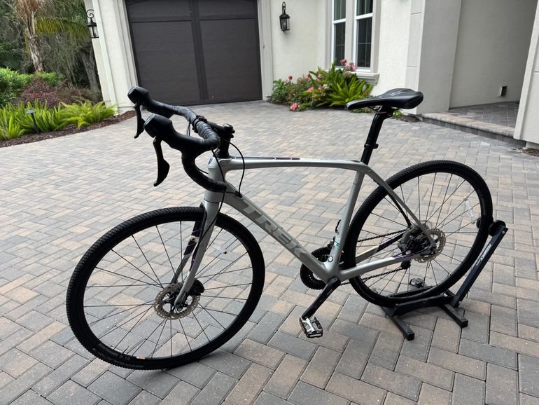 Used Trek SL 5 Disc 2017 Road & Gravel, Light Gray — image 2 of 7
