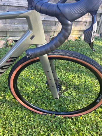 Used Canyon Grizl CF SL 6 AXS 2024 2024 Road & Gravel, Green — image 5 of 5