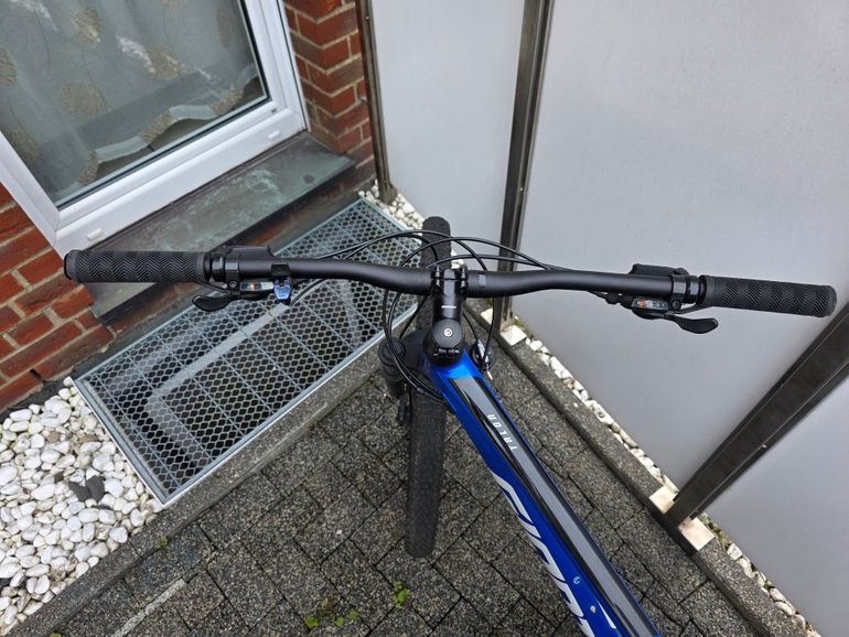Used Giant Talon 3 2021 2021 Mountainbike — image 9 of 12